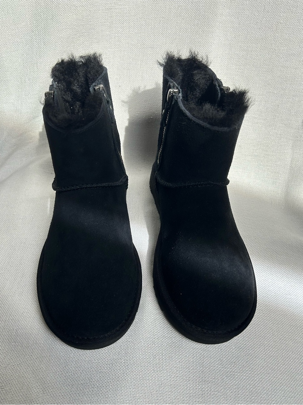 New in Box Ugg Classic Mini Double Zip Boots Black Size 6 Genuine Sheepskin